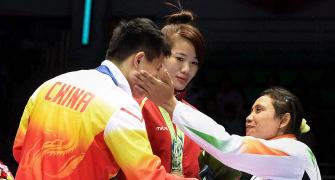 Boxer Sarita faces AIBA probe for returning medal at Asian Games