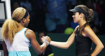 WTA Finals: Serena Williams battles past Ivanovic in opener
