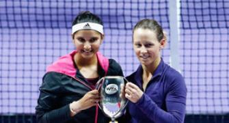 Sania-Cara pair clinches WTA Finals doubles title in Singapore