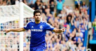 EPL in Pix: Chelsea march on, Manchester United and City wobble