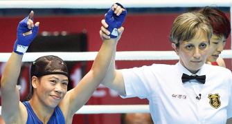Mary punches her way into final; Sarita, Pooja settle for bronze