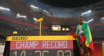 World Athletics: Dibaba out-sprints Kiprop to thrilling marathon win