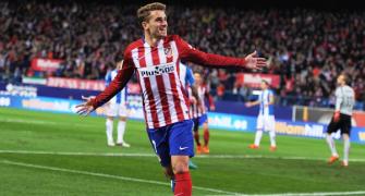 Griezmann ends transfer speculation, extends Atletico contract