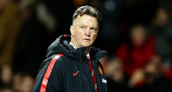 Van Gaal to contest FA charge for Cambridge comments