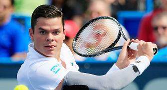 Raonic starts new year with ace blitz
