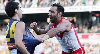 Booing Aboriginal footballer sparks race debate in Australia
