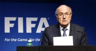 Blatter may seek to stay as FIFA boss: report