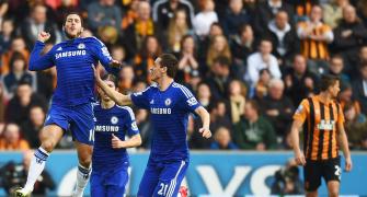 EPL PHOTOS: Chelsea beat valiant Hull to go six points clear