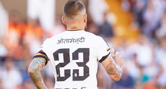 PHOTOS: Valencia pay tribute to Nepal earthquake victims
