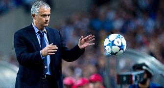 Manchester United shares waver as Mourinho expected to join club