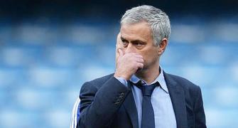 Chelsea manager Mourinho denies player revolt within club