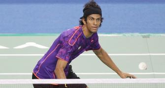 Indian men and women beat Singapore to enter quarters