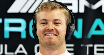 Russian Grand Prix: Rosberg on pole; Hamilton hits trouble