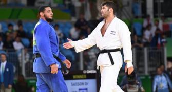 Egyptian judoka sent home over handshake refusal with Israeli