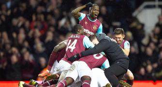 FA Cup: Late Ogbonna goal sees West Ham knock out Liverpool