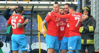 Serie A: Napoli score four to stay top, Inter lose further ground