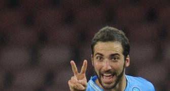 Higuain joins Juventus from Napoli in third biggest transfer ever