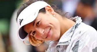 French Open: Muguruza stuns Serena Williams to win women's final
