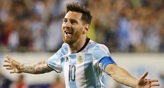 Copa America: Messi 'tricks as Argentina ease into quarters