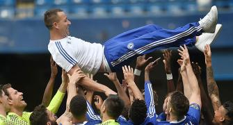 Tearful Terry tells Chelsea fans: 'I want to stay'