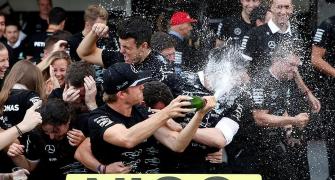 Rosberg keeping the champagne on ice despite closing in on title