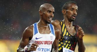 Farah advances in 5,000 metre for final assault on track gold