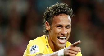 PIX: PSG's big money star Neymar shines on debut