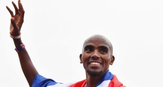 Farah wins his farewell track race in Britain