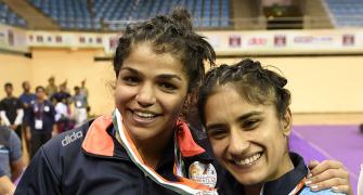 Sakshi settles for silver at Asian Championships