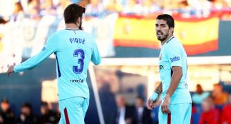 La Liga: Barcelona to appeal Suarez, Pique yellow cards