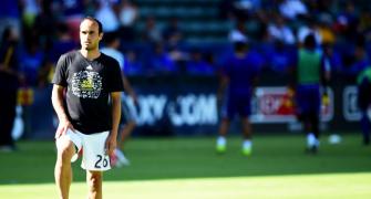 Football Briefs: Donovan considering running for US soccer chief