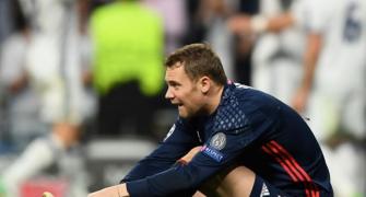 Football Briefs: Bayern Muenchen 'sorry' for Neuer