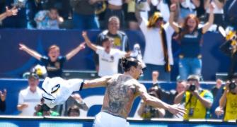 Zlatan shines on debut as Galaxy battle back to beat LAFC