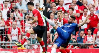 FA Cup: Chelsea beat Saints to set up final against Manchester United