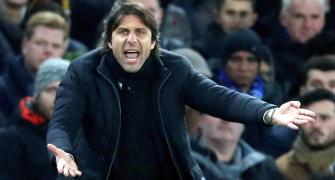 Chelsea sack manager Antonio Conte