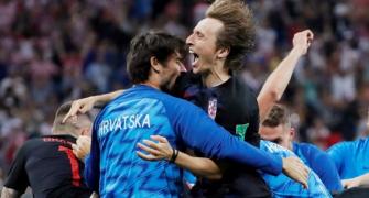 Croatia stutter closer to World Cup glory