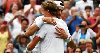 Should Wimbledon change final set tiebreaker rule?