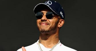F1 champion Hamilton extends Mercedes stay till 2020