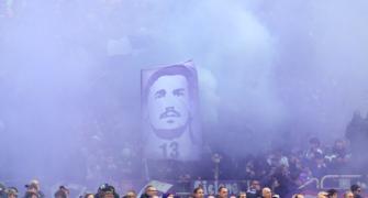 Football Briefs: Fiorentina honour Astori with win