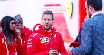 F1: Hamilton, Vettel kick off race for fifth title in Melbourne
