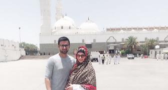 Parents-to-be Shoaib-Sania at Medina pilgrimage