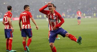 Simeone urges Barca target Griezmann to stay at Atletico