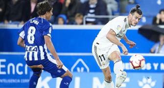 Real Madrid's troubles deepen with loss at Alaves