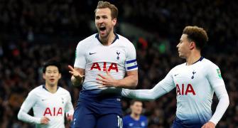 VAR penalty helps Tottenham edge past Chelsea