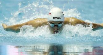 Hungarian teen smashes Phelps record