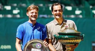 Federer primed for Wimbledon charge after 10th Halle crown