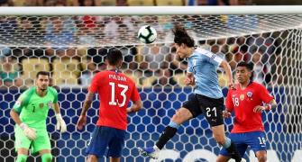 PIX: Cavani goal gives Uruguay top spot