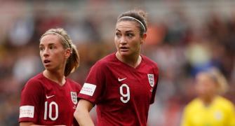 Soccer Extras: England women hope FA to address pay gap