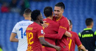 Soccer PHOTOS: Smalling stars in Roma's win