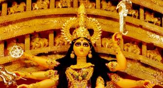 PV Sindhu mesmerised by Durga Puja festivities